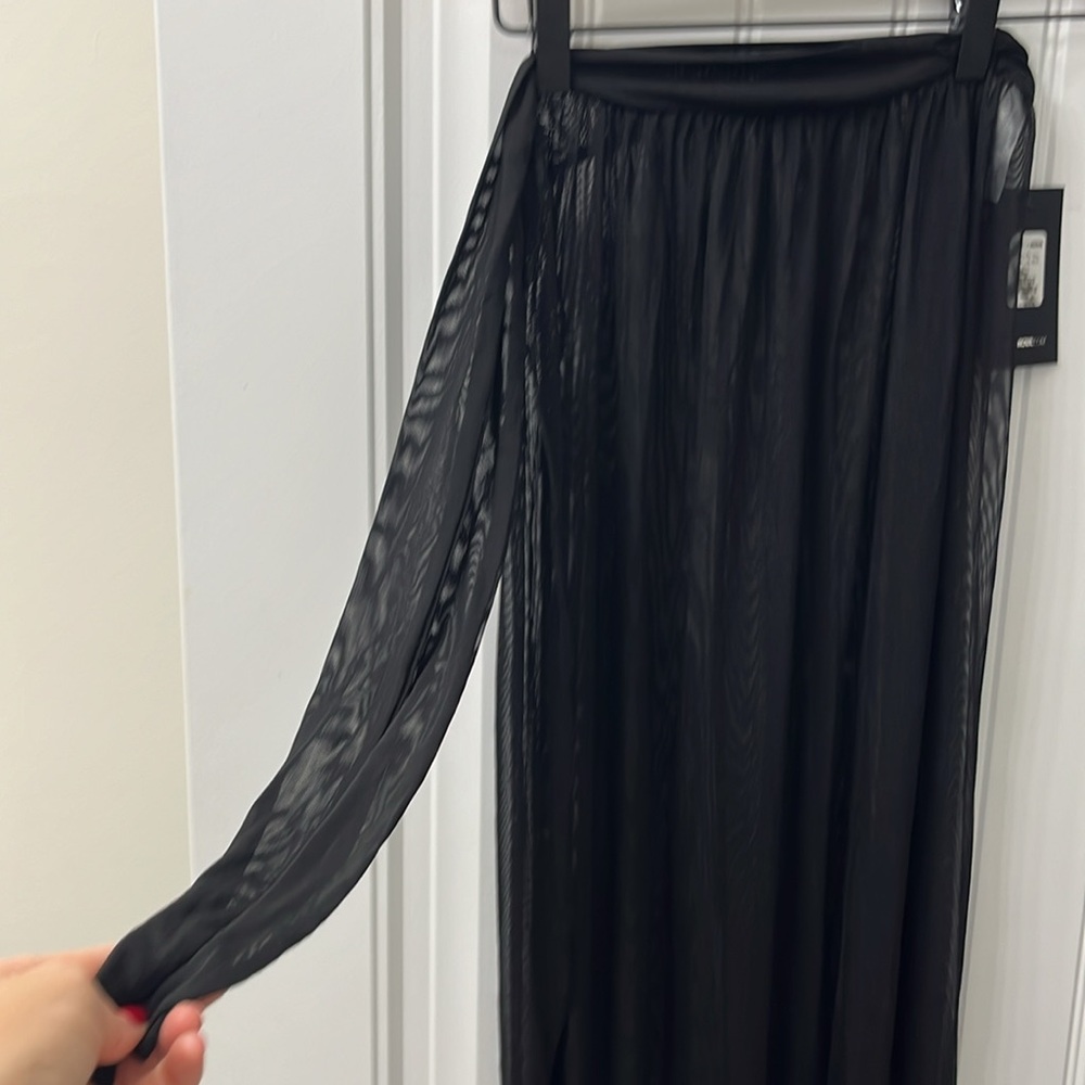NWT Fashion Nova bathing suit cover up. - Picture 3 of 3